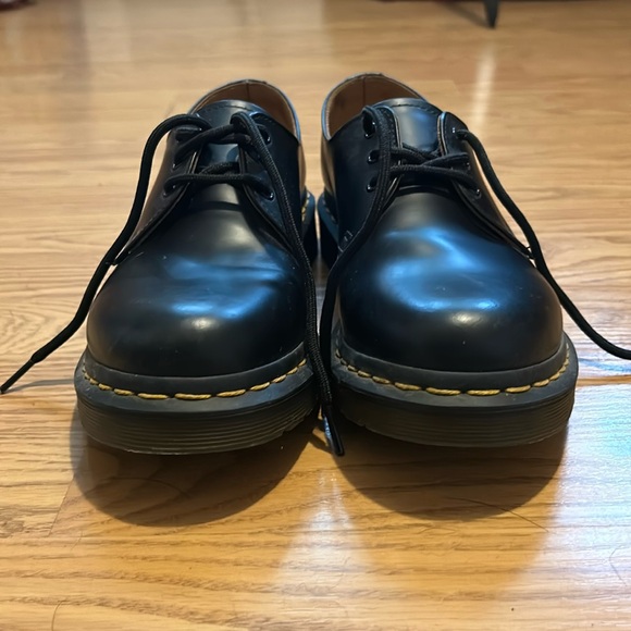 Womens Size 8 Doc Marten Shoes - Picture 1 of 4